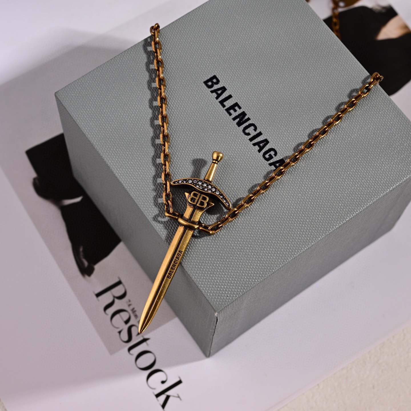 Balenciaga 新品 巴黎世家 Balenciaga 新款项链 一致黄铜材质电镀18k金 火 设计独特 前卫 美女
