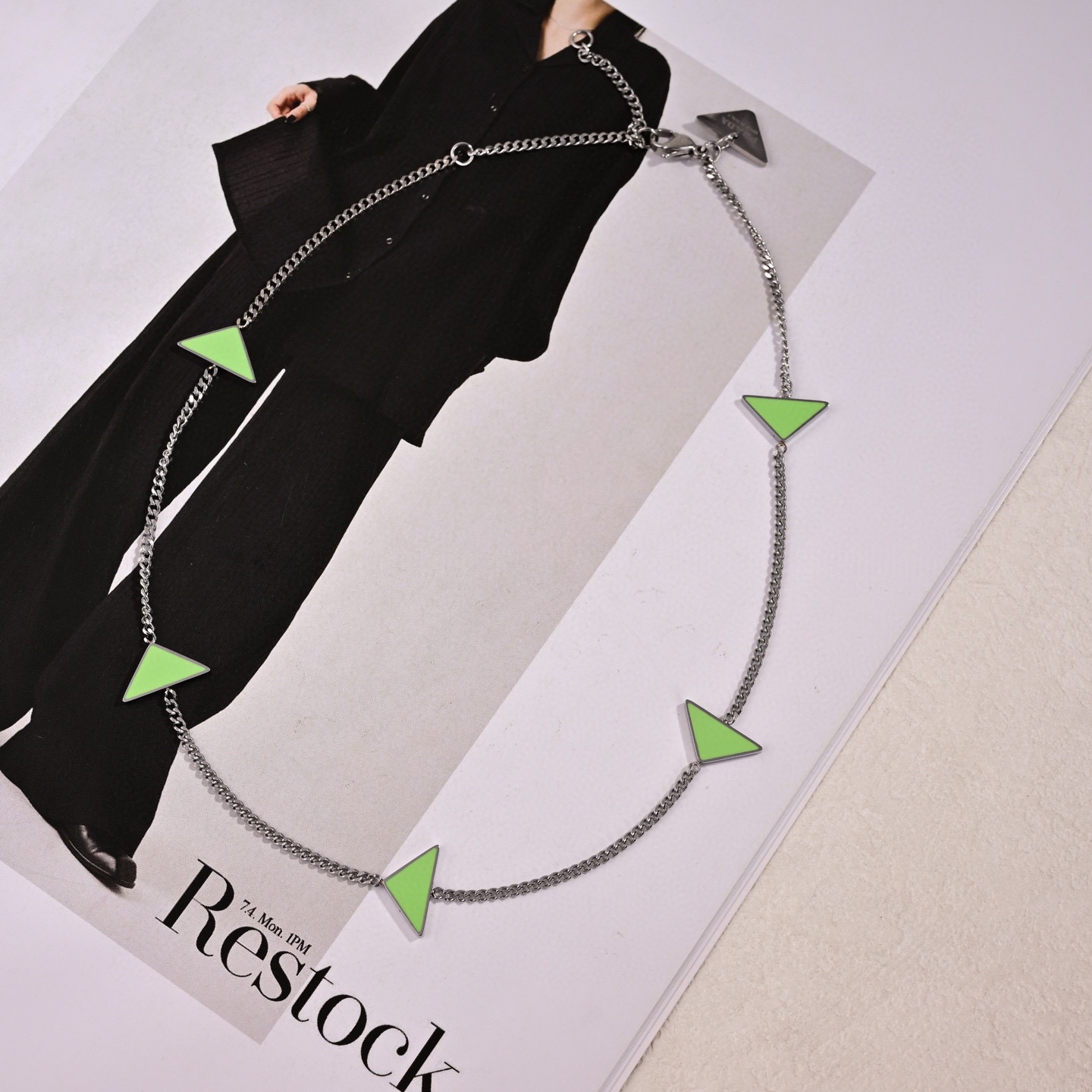Prada 市面上 独家 Prada普拉达 三角型项链 1:1 品质 开模设计 进口五金高温精电漆 耐磨耀亮无颗粒 材质做工细节完胜一切 火