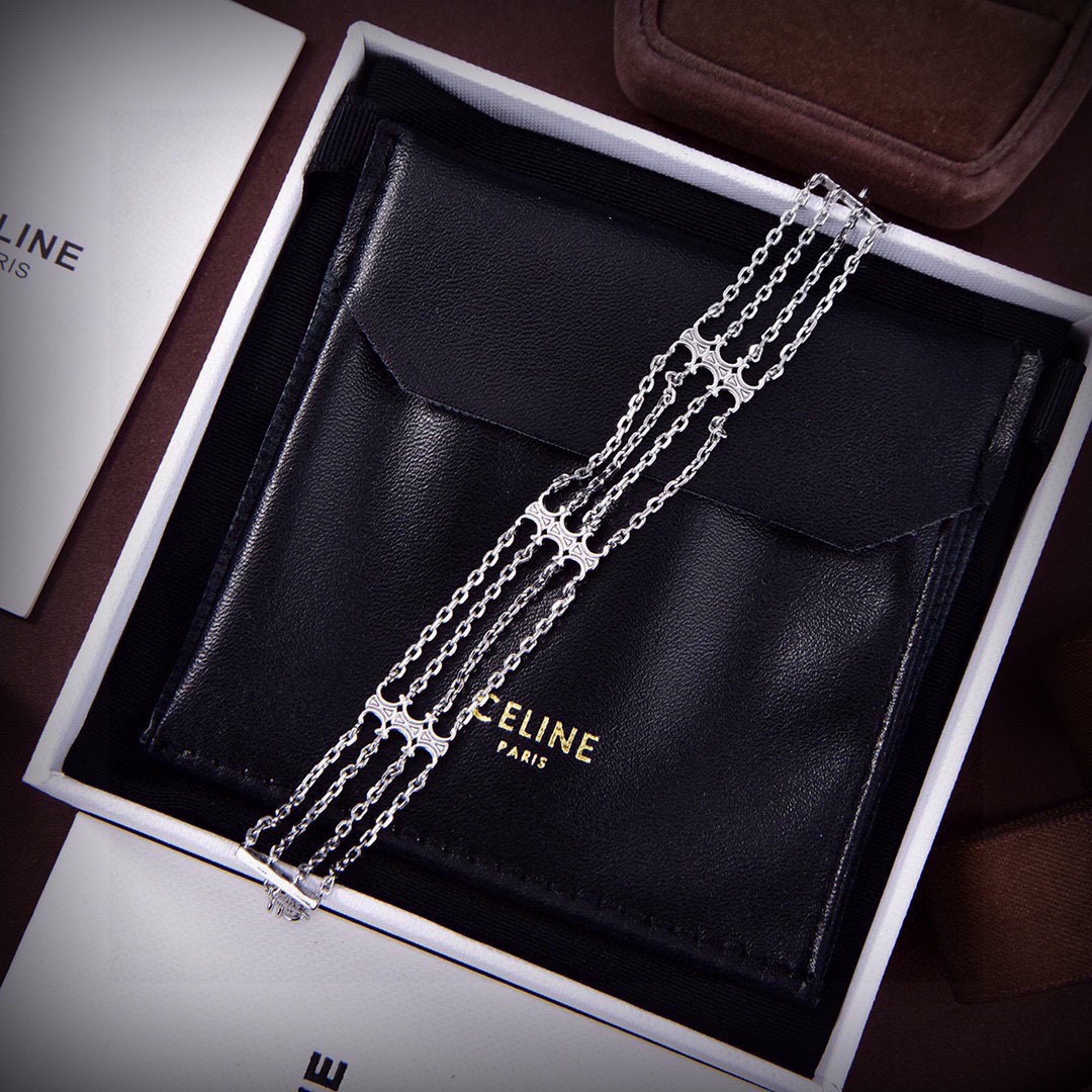 Celine Celine 新款手链 PRECLOUS新品 简单 款式 火 设计独特 前卫 美女 款