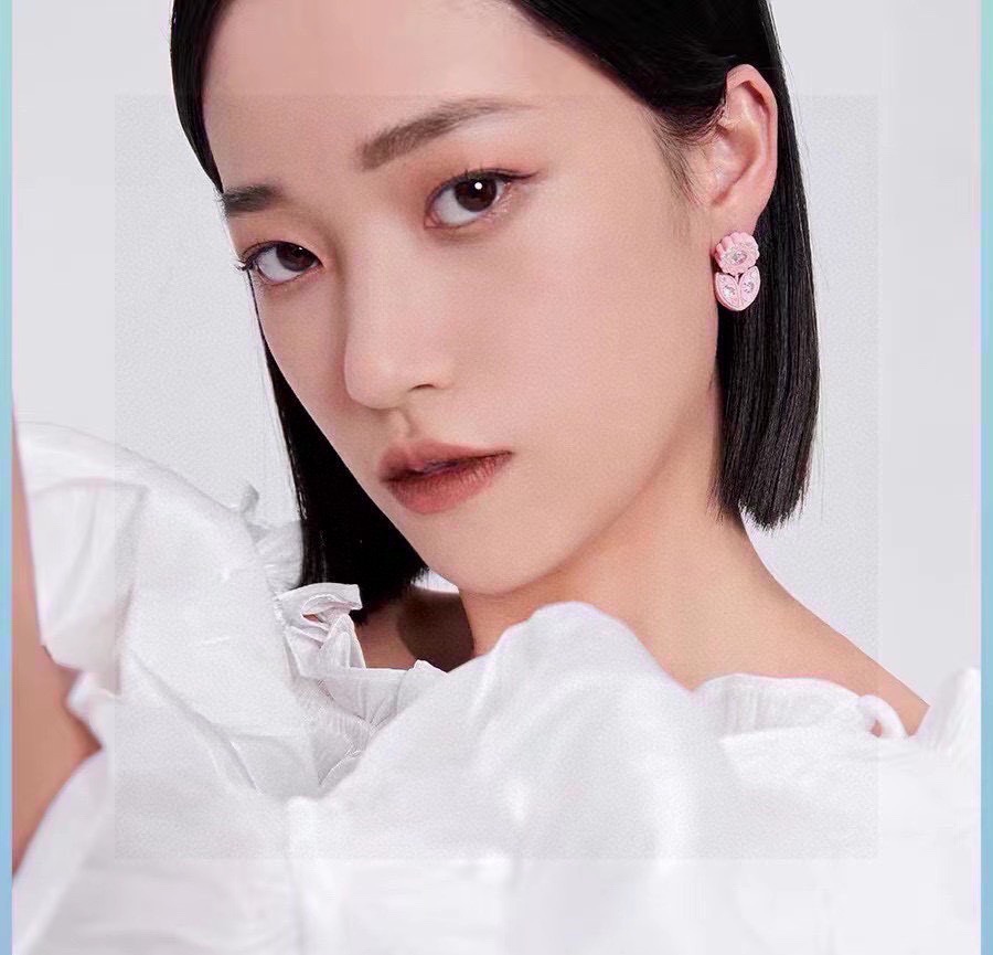 Bottega Veneta BV 新款耳坠 与众不同的设计 个性十足 颠覆你对传统耳环的印象 使其魅力爆灯