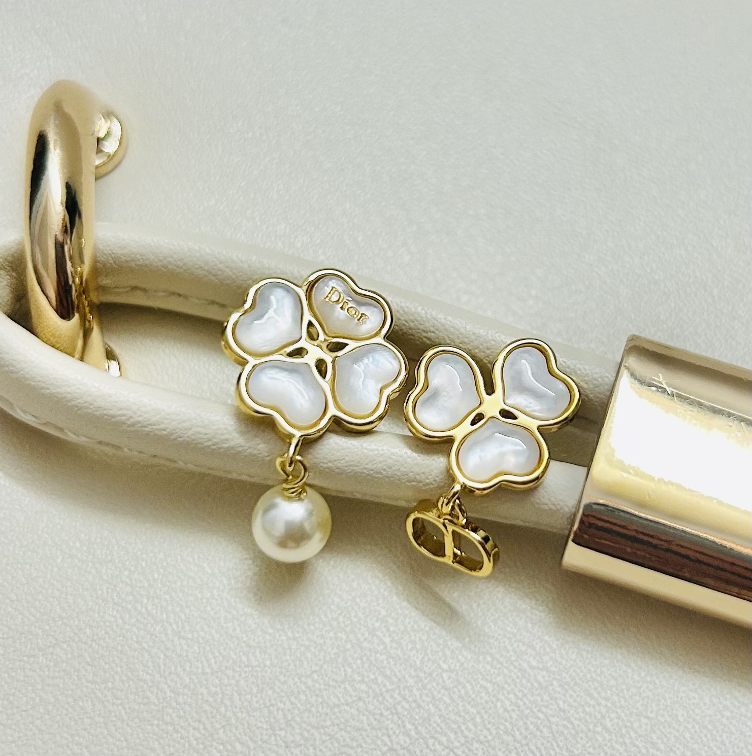 디올 귀걸이 134790 Dior Earrings 썸네일 이미지