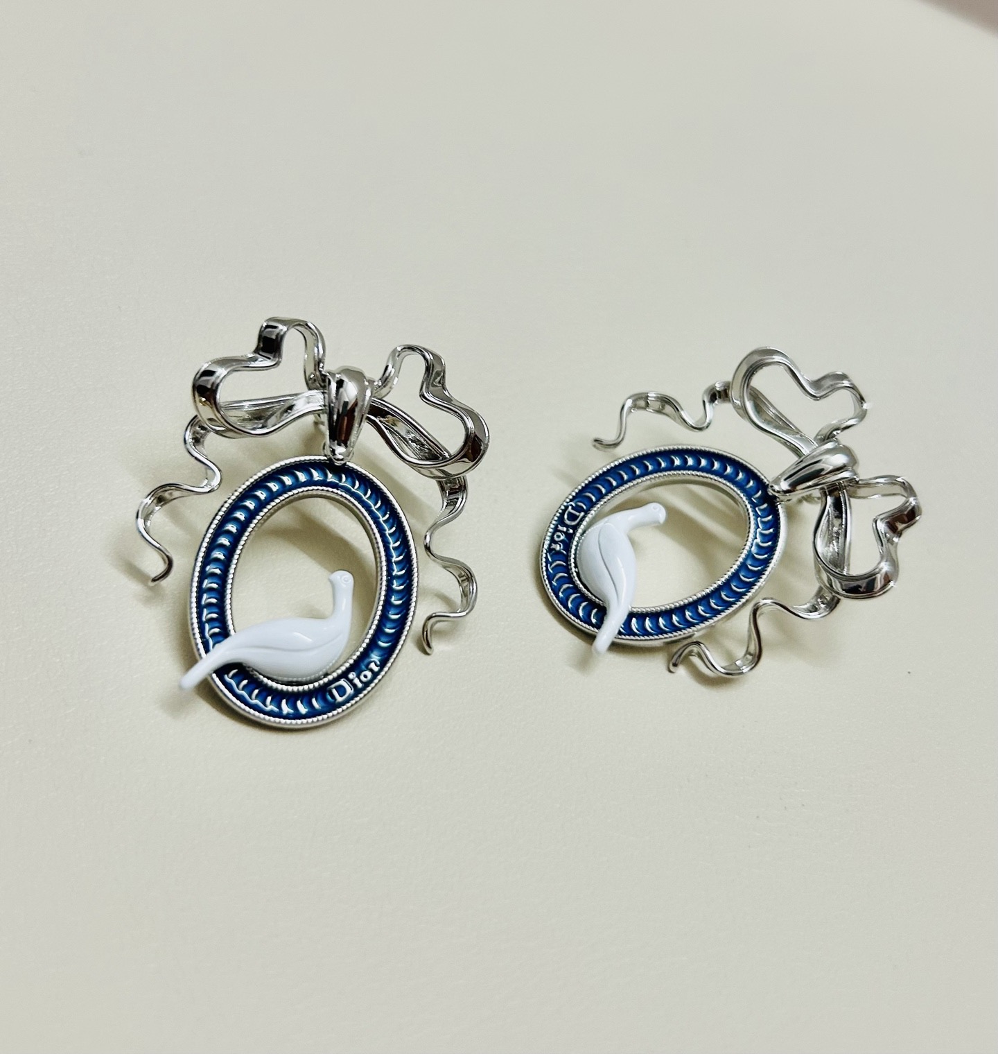 디올 귀걸이 134708 Dior Earrings 썸네일 이미지
