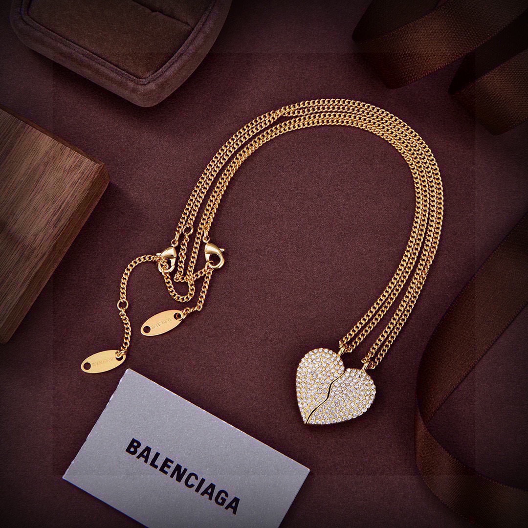 ❤️原单货🔹🔹新品 巴黎世家 Balenciaga 爱心满钻二合一项链，也可以拆开当情侣装🔹专柜一致黄铜