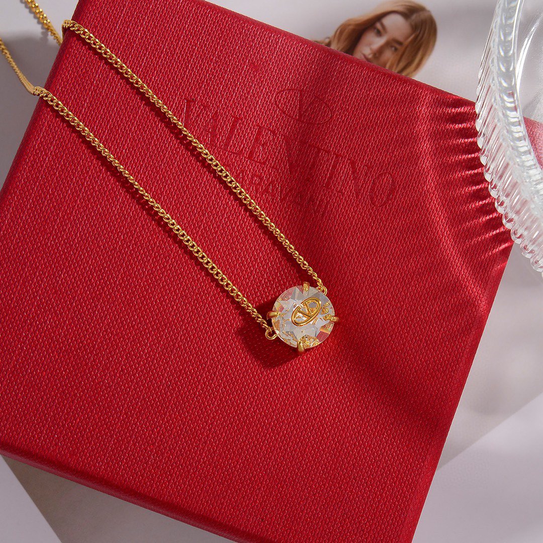 ❤️Valentino 华伦天奴 项链💫重磅新品火爆网络来了 简约大方  时尚百搭✅ 金色耳钉🌟专柜一致