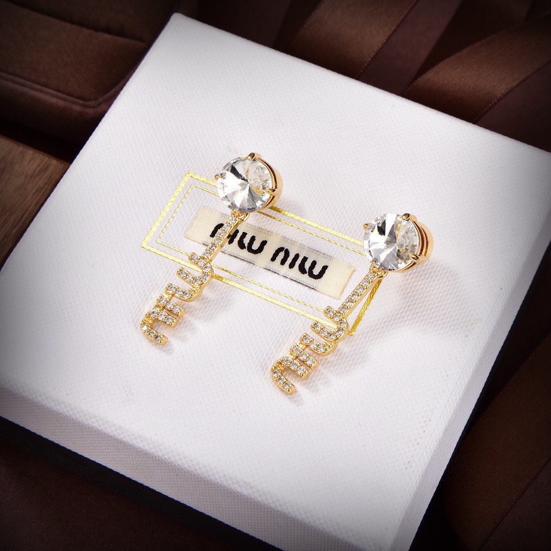 ❤️P新品❗☀原单货 ☀新款miumiu字母耳钉☀专柜一致黄铜材质 超级有质感