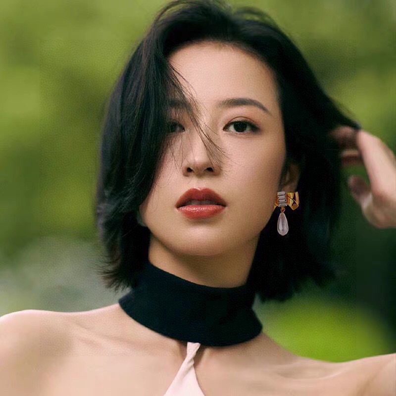 ❤️Celine新款艺术感十足蝴蝶结耳钉 黄铜材质雕刻图案！超炸Chic感 ，简洁百搭、文艺个性，带给你