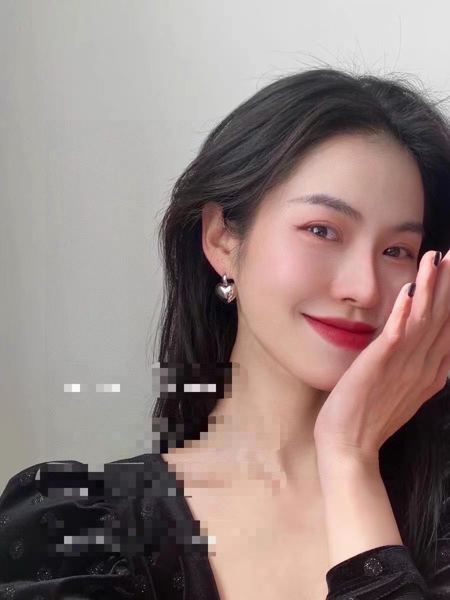 ❤️BV 新款耳钉 与众不同的设计 个性十足 颠覆你对传统耳环的印象 使其魅力爆灯。