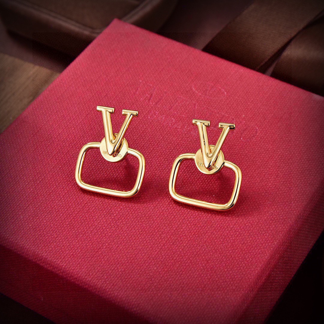 ❤️Valentino 华伦天奴 耳环💫重磅新品火爆网络来了 简约大方  时尚百搭✅ 金色耳钉🌟专柜一致