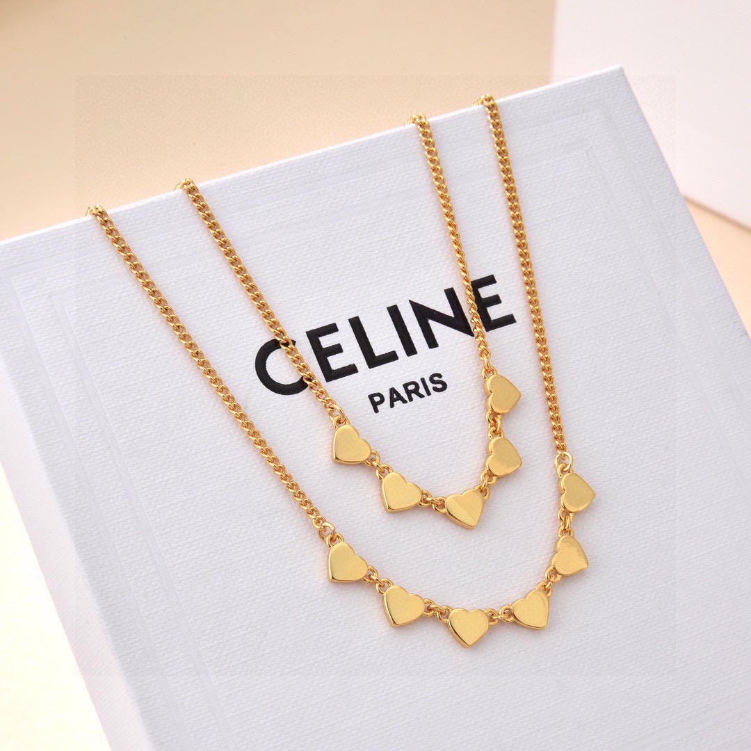 项链 ❤️Celine 新款套装👄❤️与众不同的设计 个性十足 颠覆你对传统耳环的印象 使其魅力爆灯