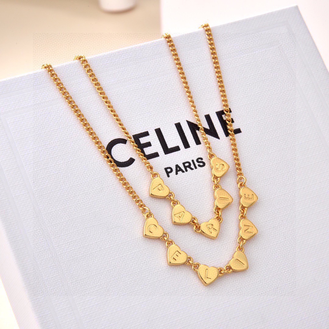 项链 ❤️Celine 新款套装👄❤️与众不同的设计 个性十足 颠覆你对传统耳环的印象 使其魅力爆灯