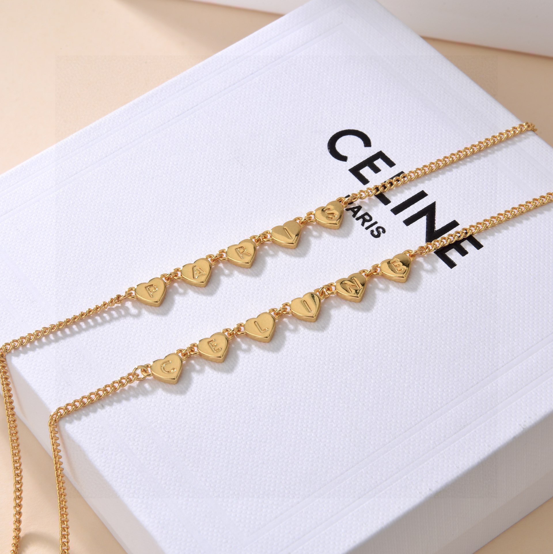 项链 ❤️Celine 新款套装👄❤️与众不同的设计 个性十足 颠覆你对传统耳环的印象 使其魅力爆灯
