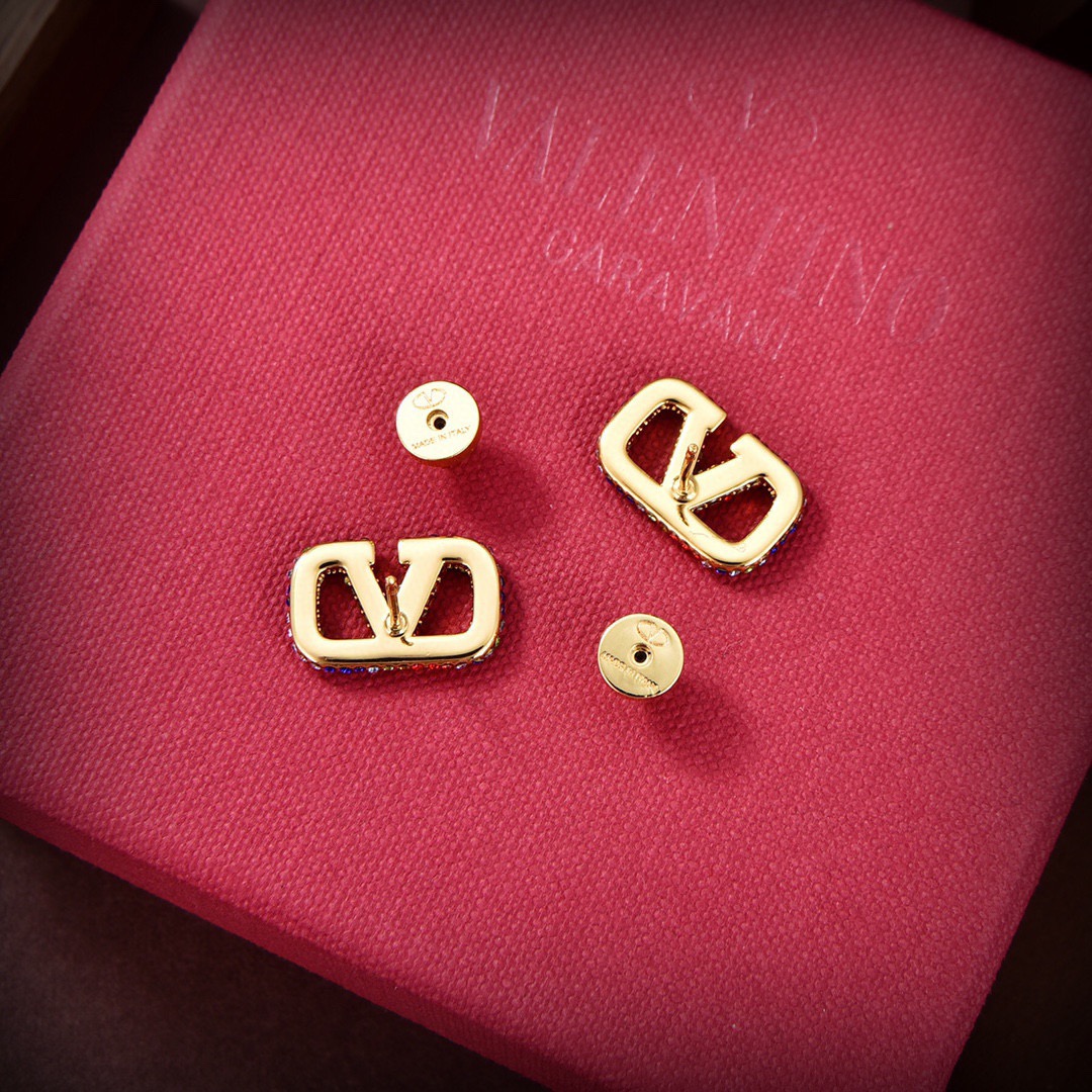 ❤️Valentino 华伦天奴 彩钻耳钉💫重磅新品火爆网络来了 简约大方  时尚百搭✅ 金色耳钉🌟专柜