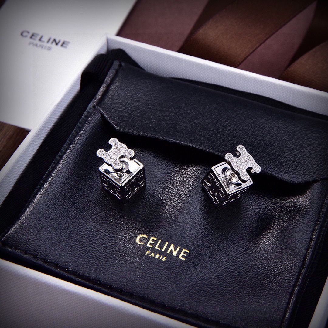 ❤️Celine 新款耳环 PRECLOUS新品 简单时尚耳环🌟专柜一致黄铜材质电镀18k金 火爆款出货