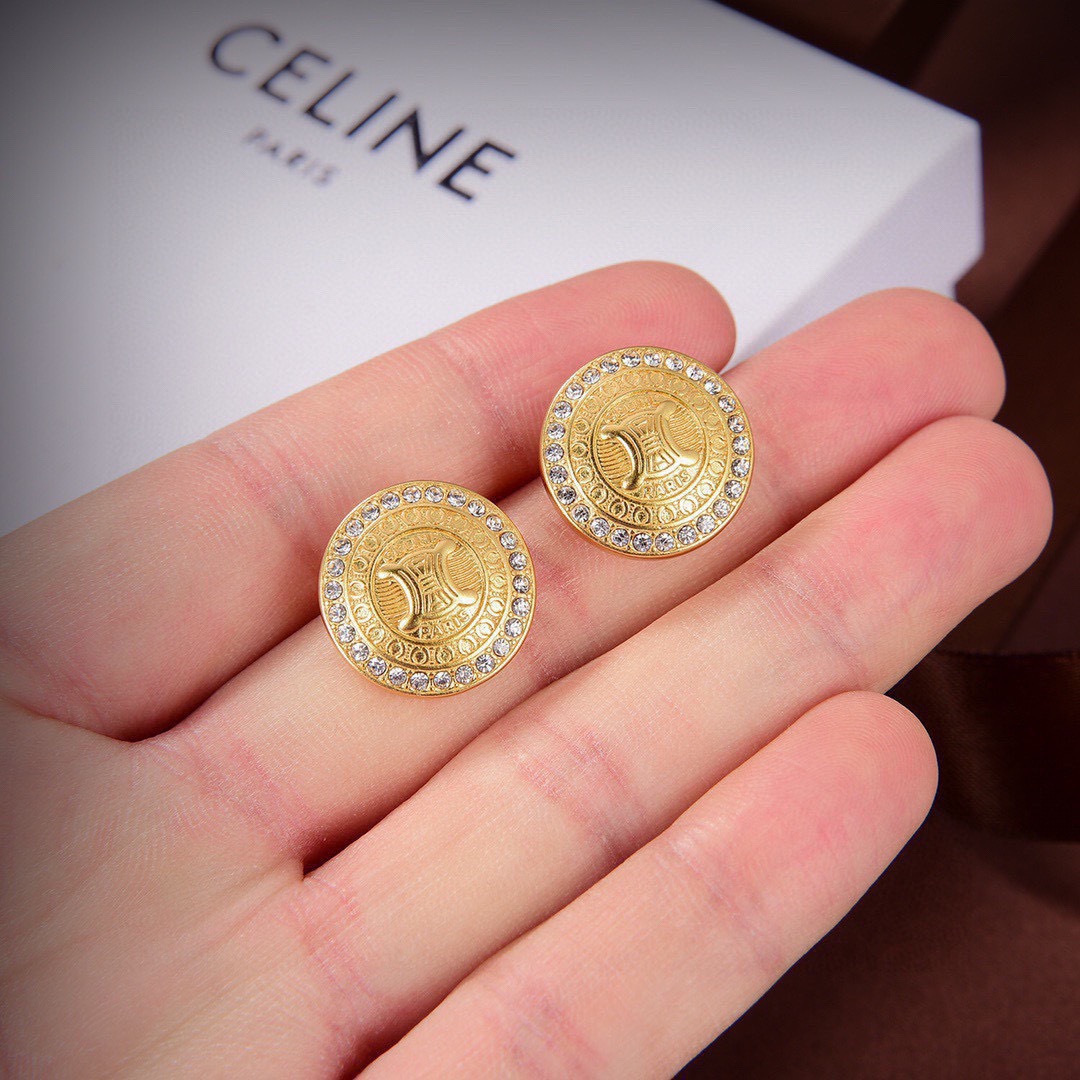 ❤️Celine 新款金色凯旋门耳钉👄❤️与众不同的设计 个性十足 颠覆你对传统耳环的印象 使其魅力爆灯