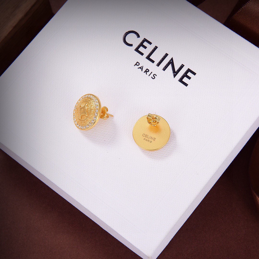 ❤️Celine 新款金色凯旋门耳钉👄❤️与众不同的设计 个性十足 颠覆你对传统耳环的印象 使其魅力爆灯