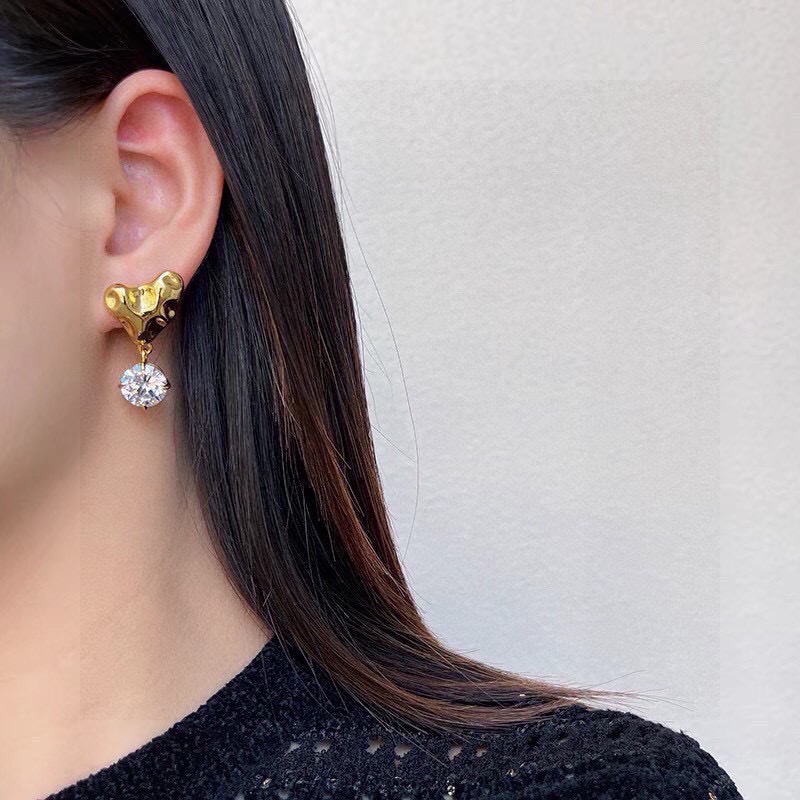 ❤️BOTTEGA VENENTA 新款BV耳环 与众不同的设计 个性十足 颠覆你对传统耳环的印象 使其