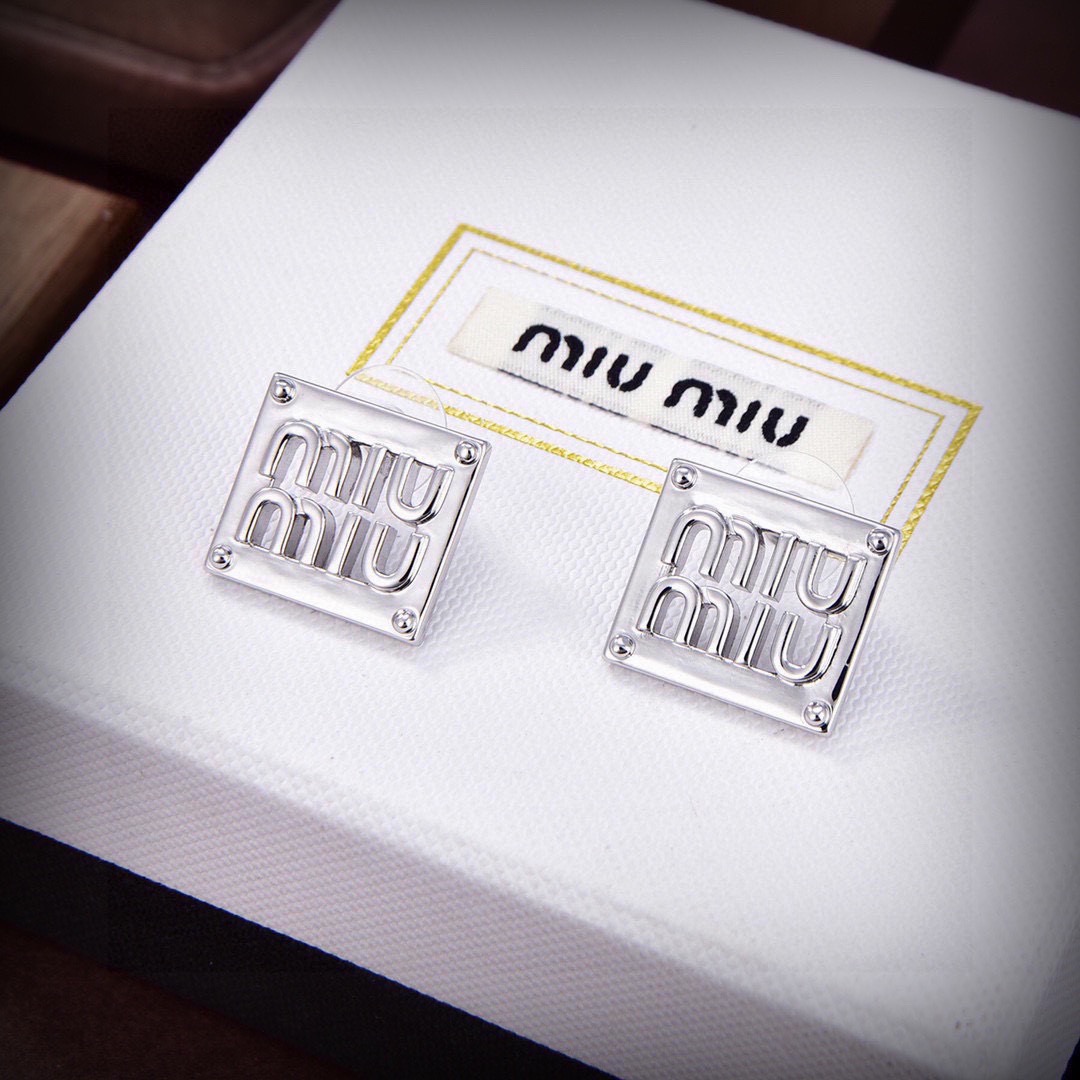新品❗☀原单货 ☀新款miumiu字母金属耳钉☀专柜一致黄铜材质 超级有质感