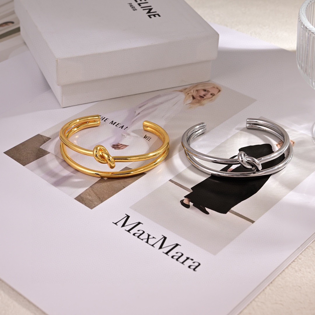 ❤️Celine 新款手镯 PRECLOUS新品 简单时尚🌟专柜一致黄铜材质电镀18k金 火爆款出货 设