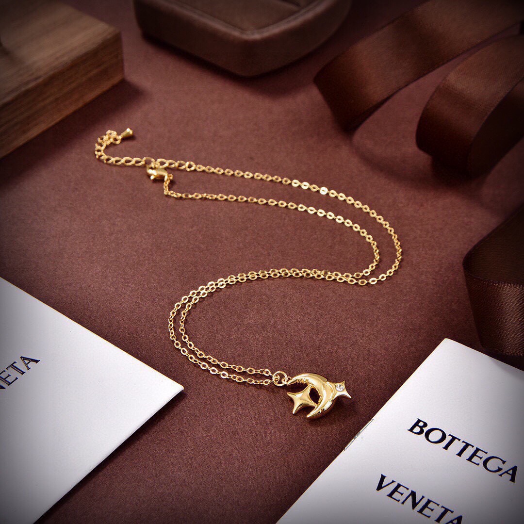 ❤️BOTTEGA VENENTA 新款BV星月项链 与众不同的设计 个性十足 颠覆你对传统项链的印象 