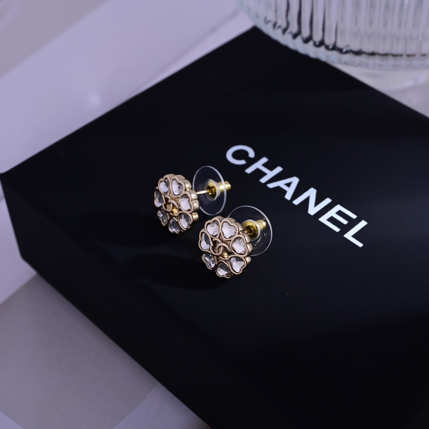 👌小香 CHANEL 耳环😍优雅大方精工设计   雕刻 非常修饰脸型    青春活力    看惯了一如既