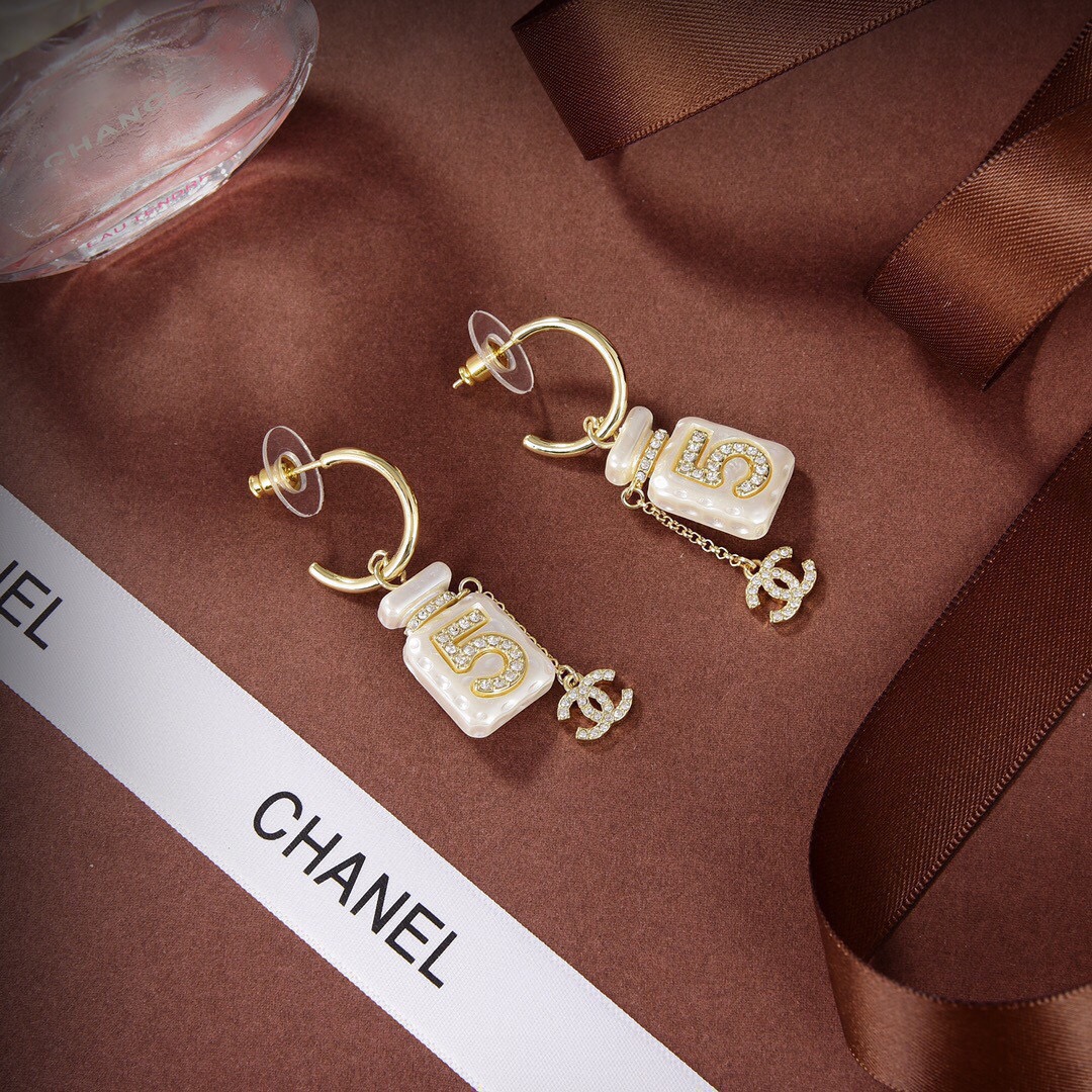 👌官网打版 小香 CHANEL 耳坠耳钉 优雅大方精工设计   雕刻 非常修饰脸型    青春活力   