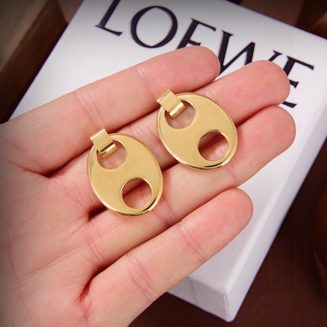 ❤️LOEWE 罗意威 耳钉 经典LOEW EAnagramLOGO设计 简约大气 优雅不凡，黄铜镀18
