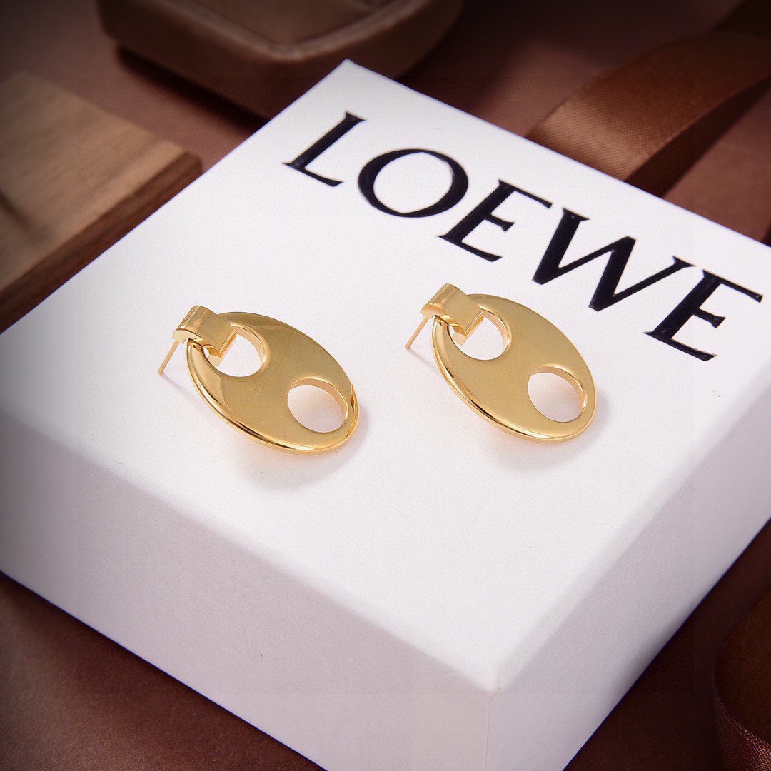 ❤️LOEWE 罗意威 耳钉 经典LOEW EAnagramLOGO设计 简约大气 优雅不凡，黄铜镀18