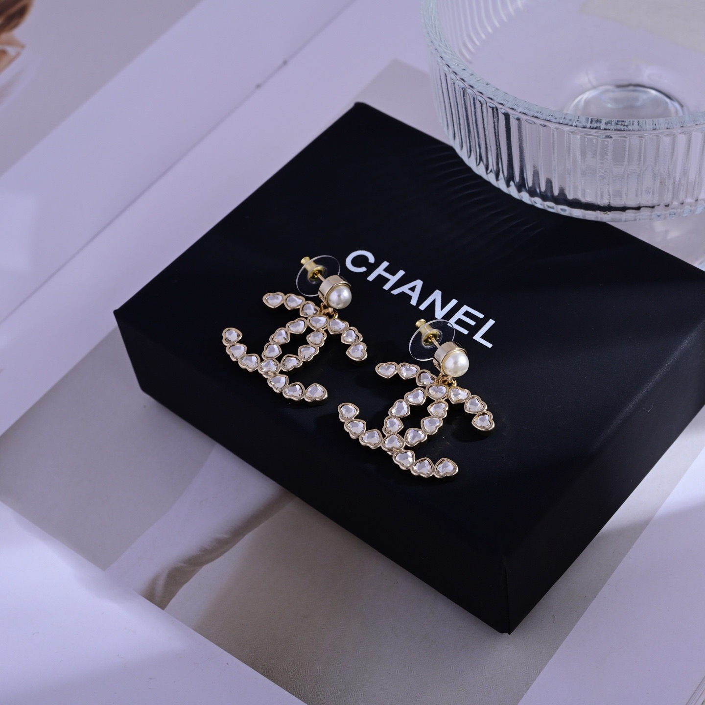 👌小香 CHANEL 耳环😍优雅大方精工设计   雕刻 非常修饰脸型    青春活力    看惯了一如既
