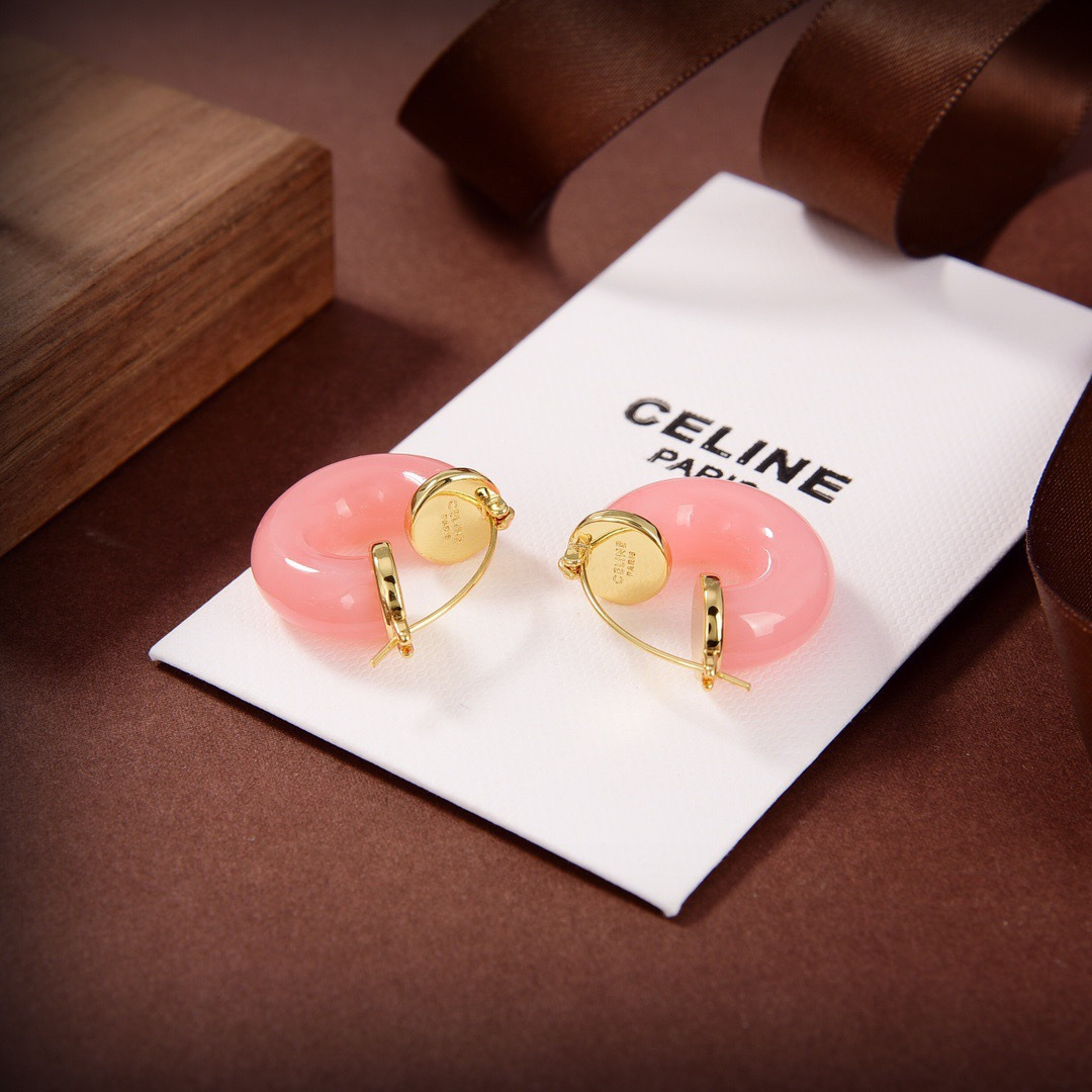 ❤️Celine新款艺术感十足耳环，黄铜材质雕刻图案！超炸Chic感 ，简洁百搭、文艺个性，带给你时髦体
