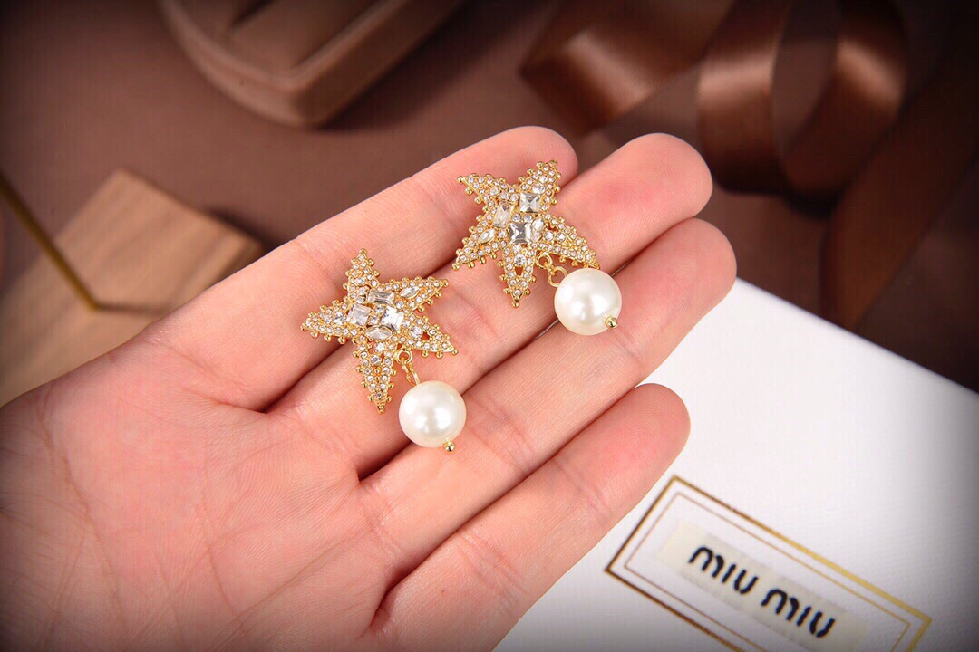 ❤️❤️Miumiu 缪缪 海星耳钉 质感 轻奢小众风格设计感 美感十足 造型设计 更加时尚 夏日搭配必