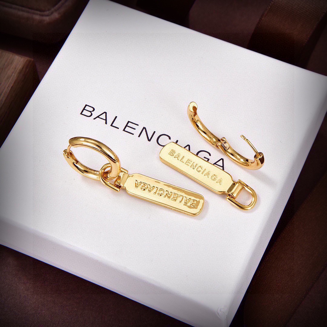 ❤️原单货🔹🔹新品 巴黎世家 Balenciaga 新款耳钉🔹专柜一致黄铜材质电镀18k金 火爆款出货 