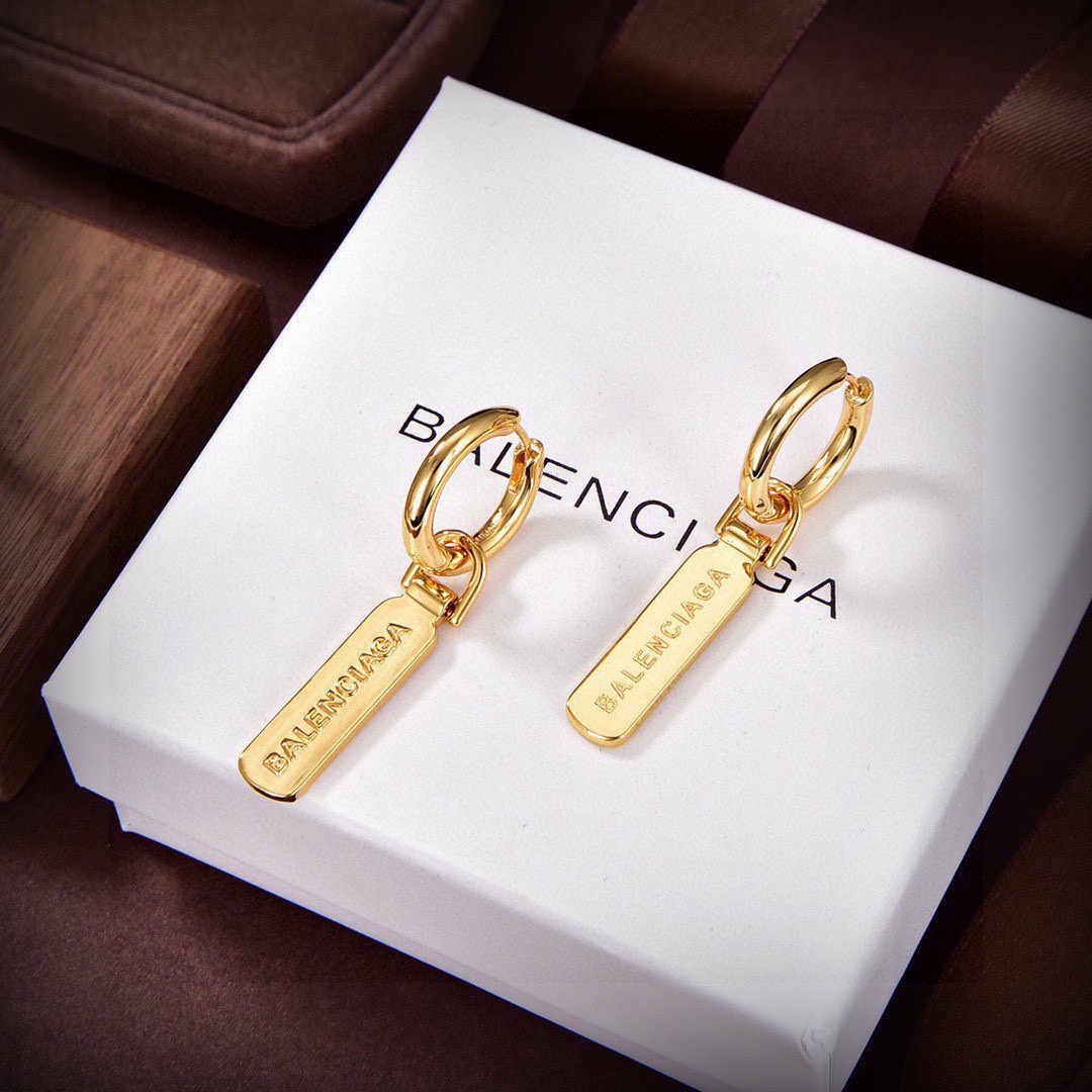 ❤️原单货🔹🔹新品 巴黎世家 Balenciaga 新款耳钉🔹专柜一致黄铜材质电镀18k金 火爆款出货 
