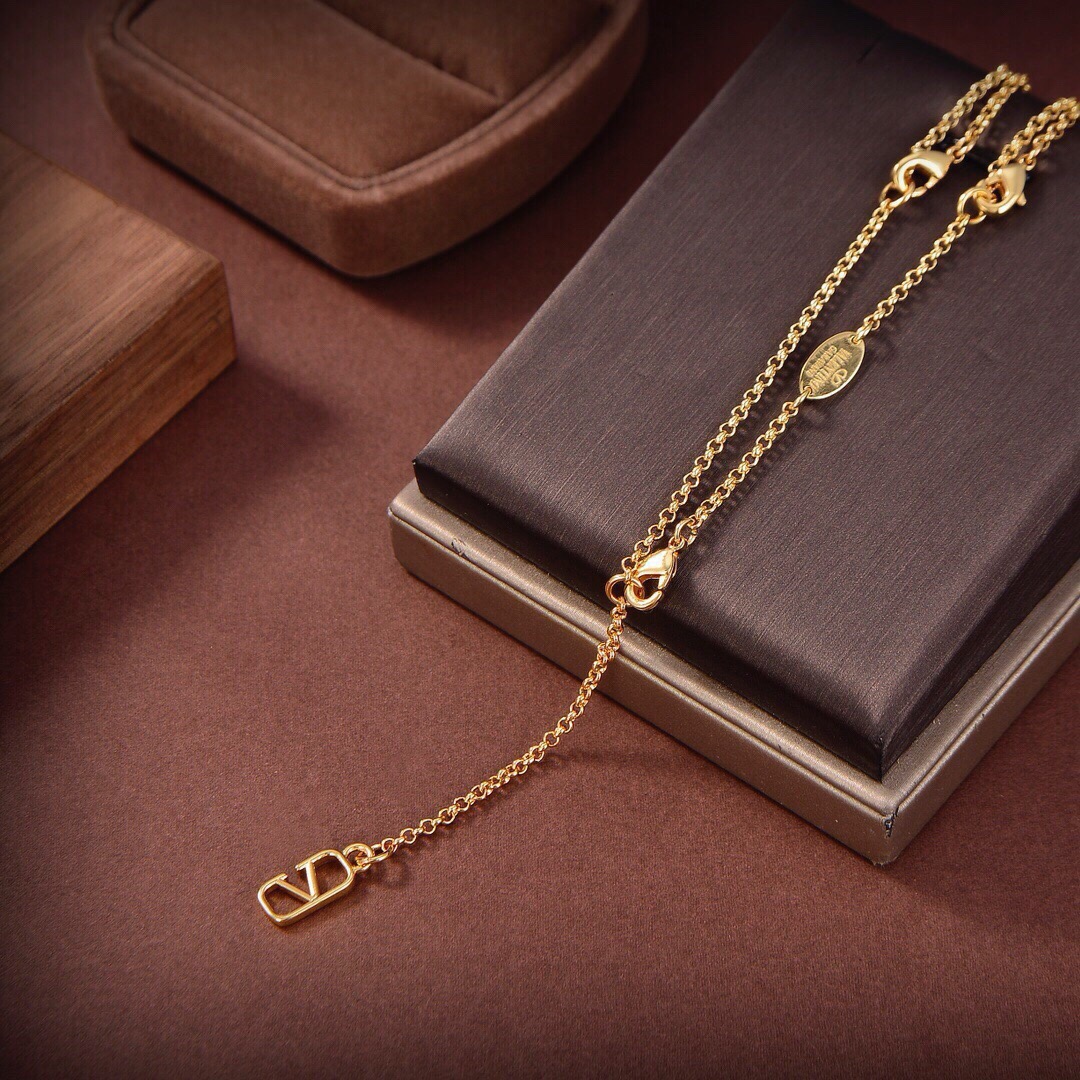 ❤️Valentino 华伦天奴 双层项链💫重磅新品火爆网络来了 简约大方  时尚百搭✅ 金色🌟专柜一致