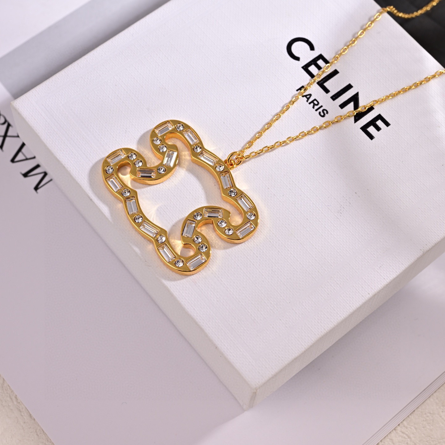 ❤️Celine 新款凯旋门项链😍PRECLOUS新品 简单时尚🌟专柜一致黄铜材质电镀18k金 火爆款出