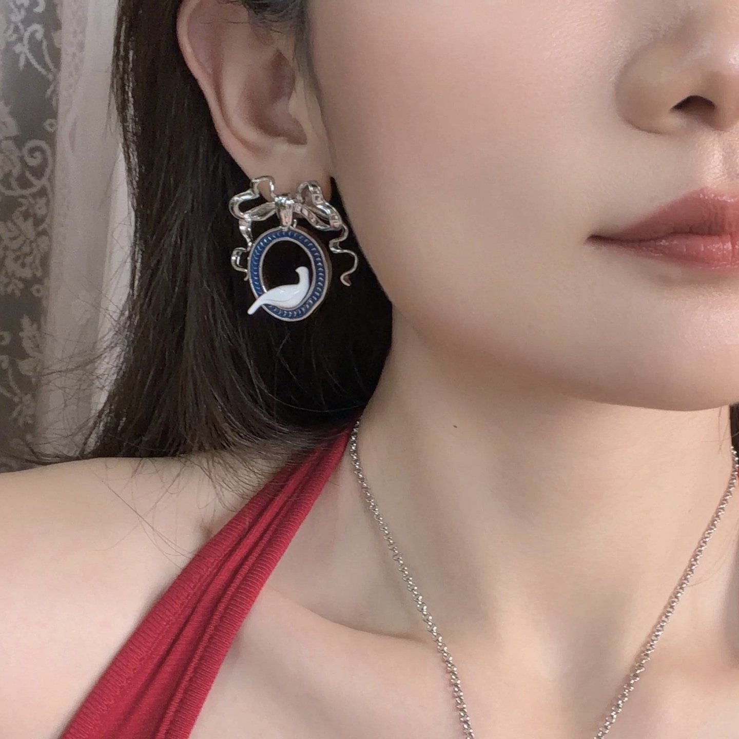 ❤️迪奥 新款👼一线大牌都爱的Dior·迪奥 新品字母CD耳环 金属质感逆袭版字母潮范儿抢风头  完全胜