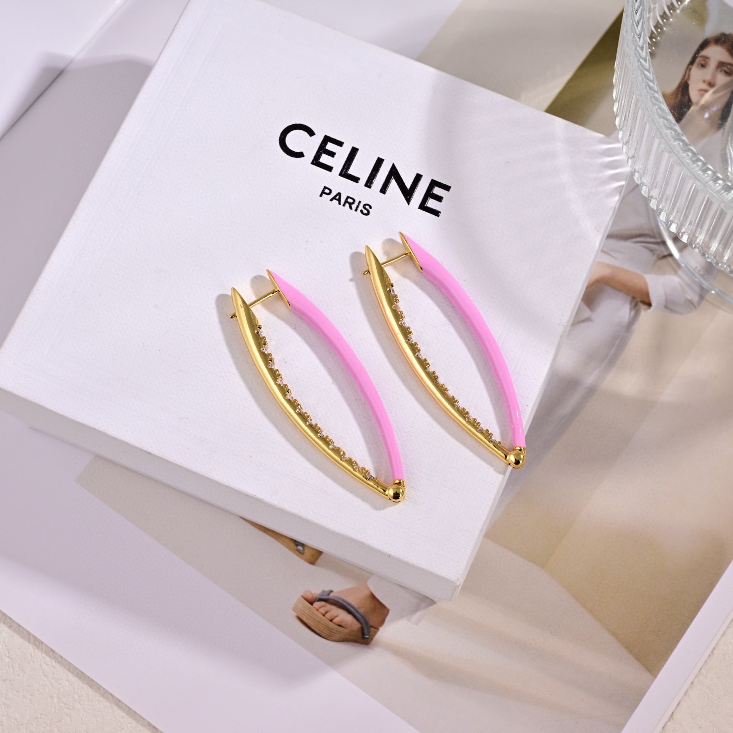 ❤️Celine 新款耳钉👄❤️与众不同的设计 个性十足 颠覆你对传统耳环的印象 使其魅力爆灯👏