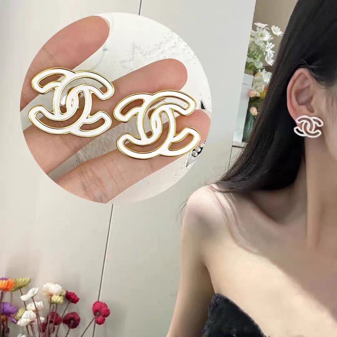 👌官网打版 小香 CHANEL 耳环😍优雅大方精工设计   雕刻 非常修饰脸型    青春活力    看