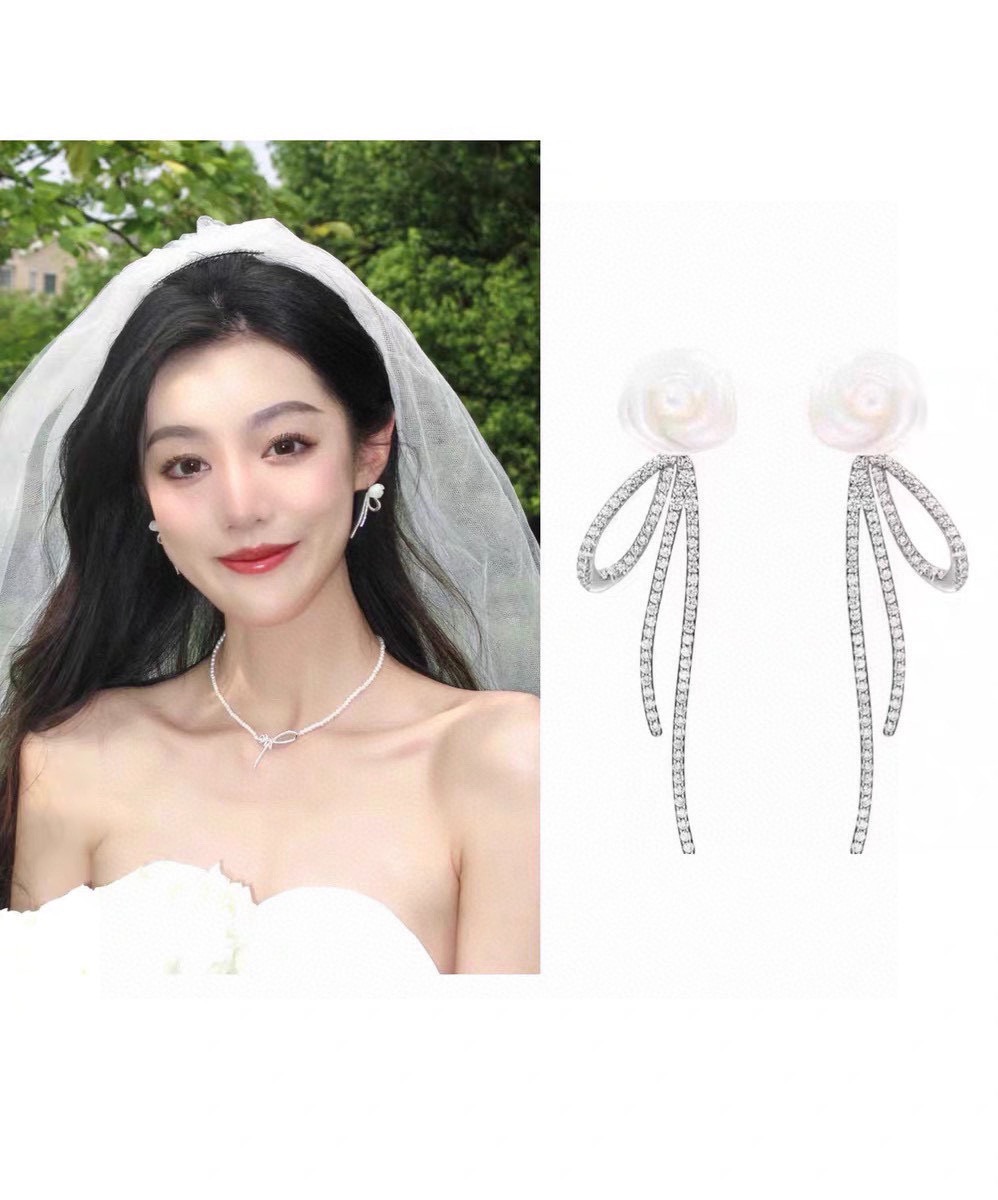 ❤️原单货🔹🔹新品 何方HEFANG耳环🔹专柜一致黄铜材质电镀火爆款出货 设计独特 前卫 美女必备！