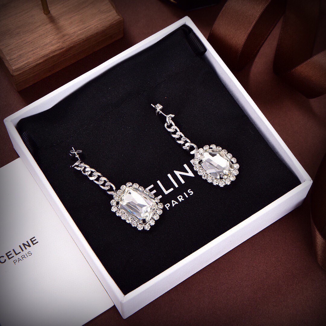 ❤️Celine耳环 PRECLOUS新品 简单时尚耳环🌟专柜一致黄铜材质电镀18k金 火爆款出货 设计
