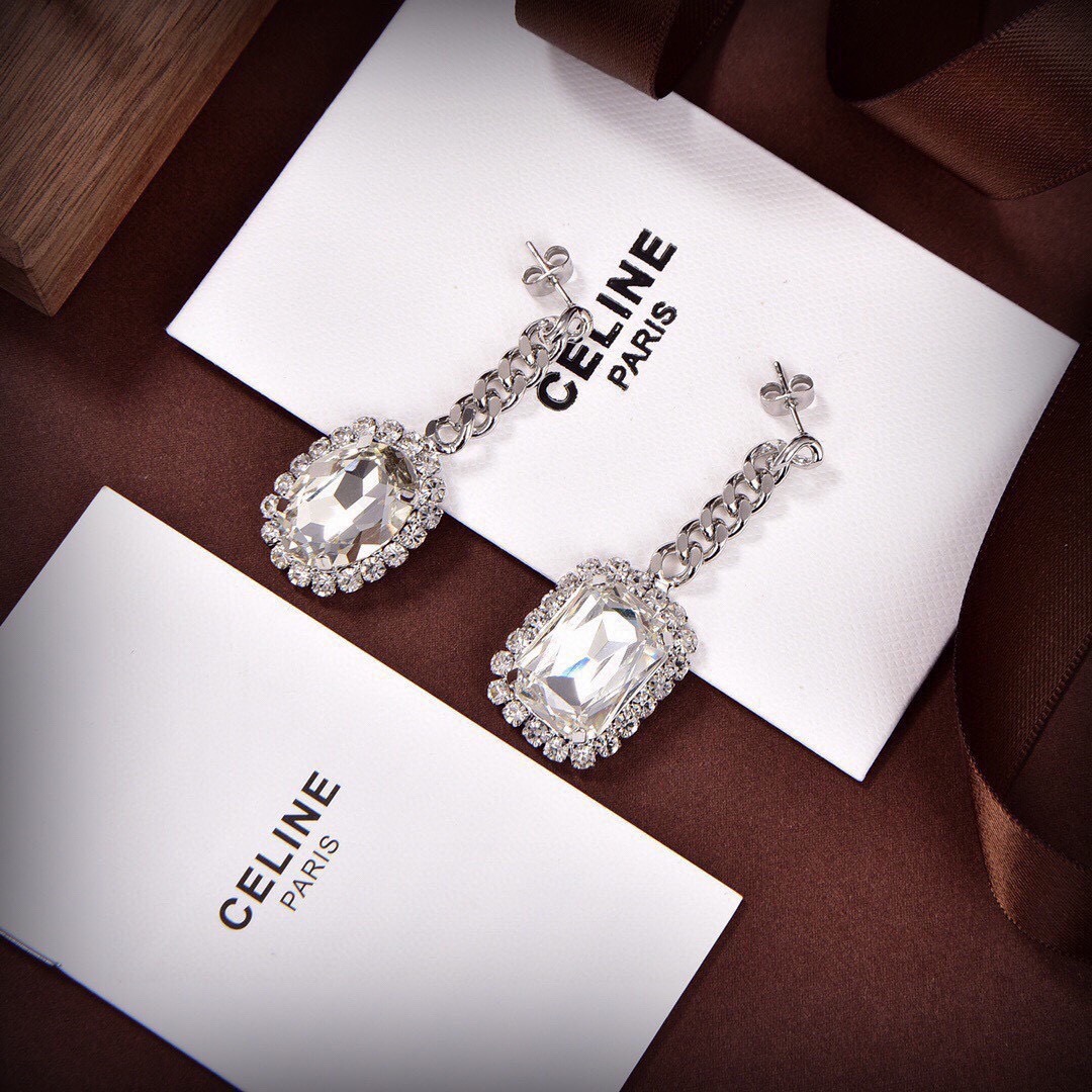 ❤️Celine耳环 PRECLOUS新品 简单时尚耳环🌟专柜一致黄铜材质电镀18k金 火爆款出货 设计