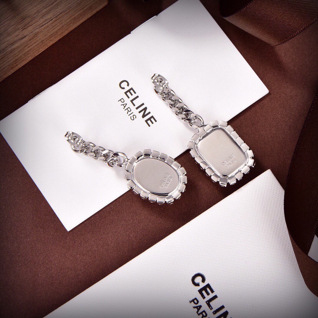 ❤️Celine耳环 PRECLOUS新品 简单时尚耳环🌟专柜一致黄铜材质电镀18k金 火爆款出货 设计