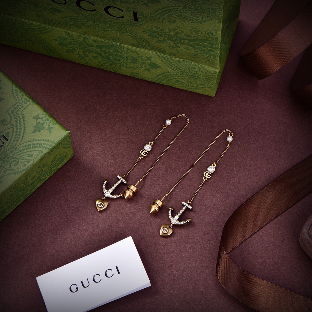 👌👌古奇Gucci 耳线 时髦配饰，款式好还不够，细节完胜才算真厉害！代购级别！个性又精致 整体有弧度、