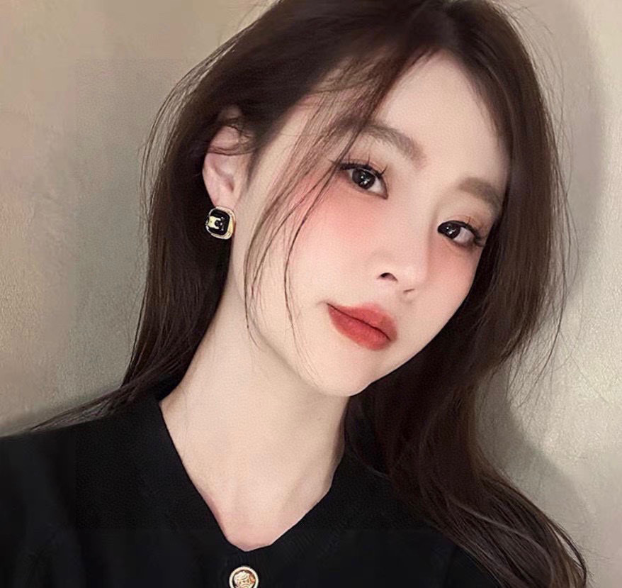 ❤️Celine❤️新品 简单时尚🌟专柜一致 火爆款出货 设计独特 前卫 美女必备款！