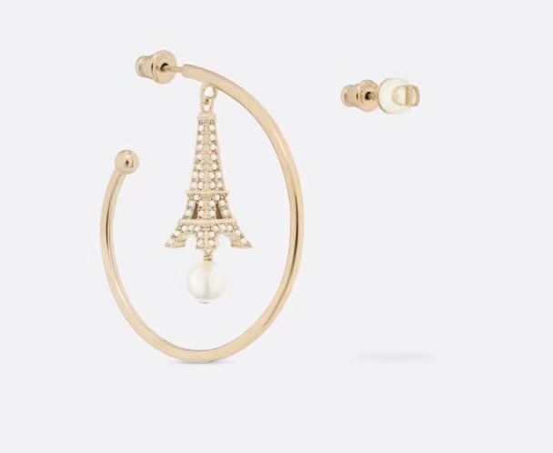 ❤️迪奥 新款👼一线大牌都爱的Dior·迪奥 新品字母耳环 金属质感逆袭版字母潮范儿抢风头  完全胜任现