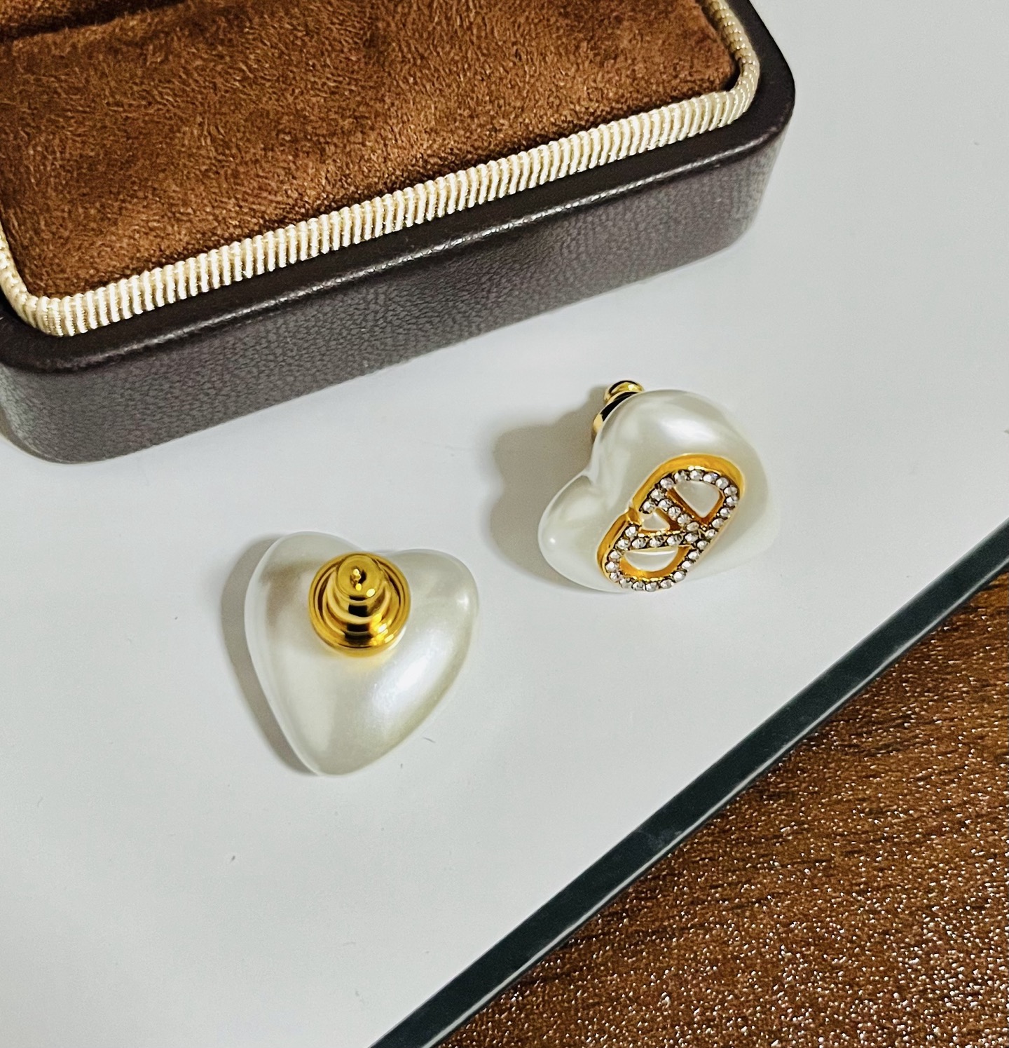 ❤️Valentino 华伦天奴 耳钉💫重磅新品火爆网络来了 简约大方  时尚百搭✅ 金色耳钉🌟专柜一致