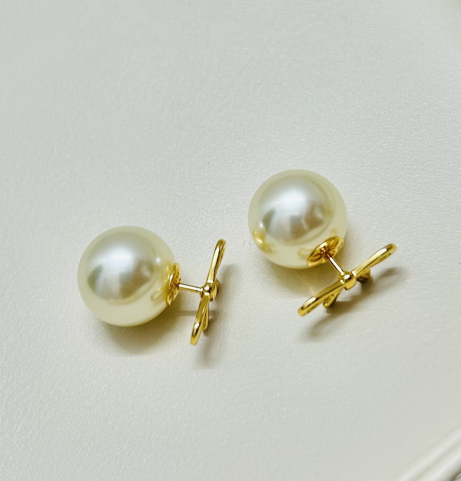 ❤️迪奥 新款👼一线大牌都爱的Dior·迪奥 新品字母耳环 金属质感逆袭版字母潮范儿抢风头  完全胜任现