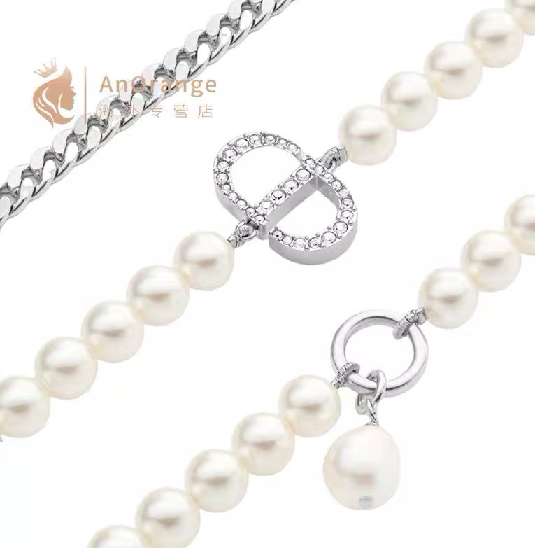 ❤️迪奥 新款👼一线大牌都爱的Dior·迪奥 新品项链 金属质感逆袭版字母潮范儿抢风头  完全胜任现代年