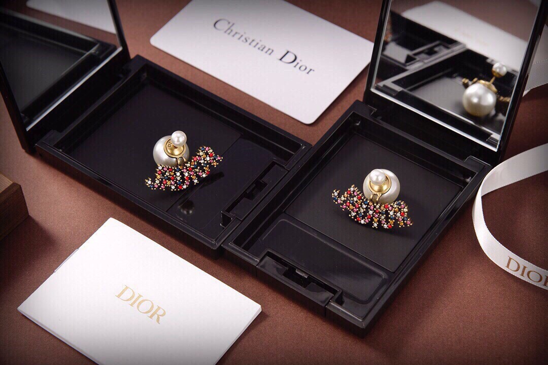디올 귀걸이 133799 Dior Earrings 썸네일 이미지