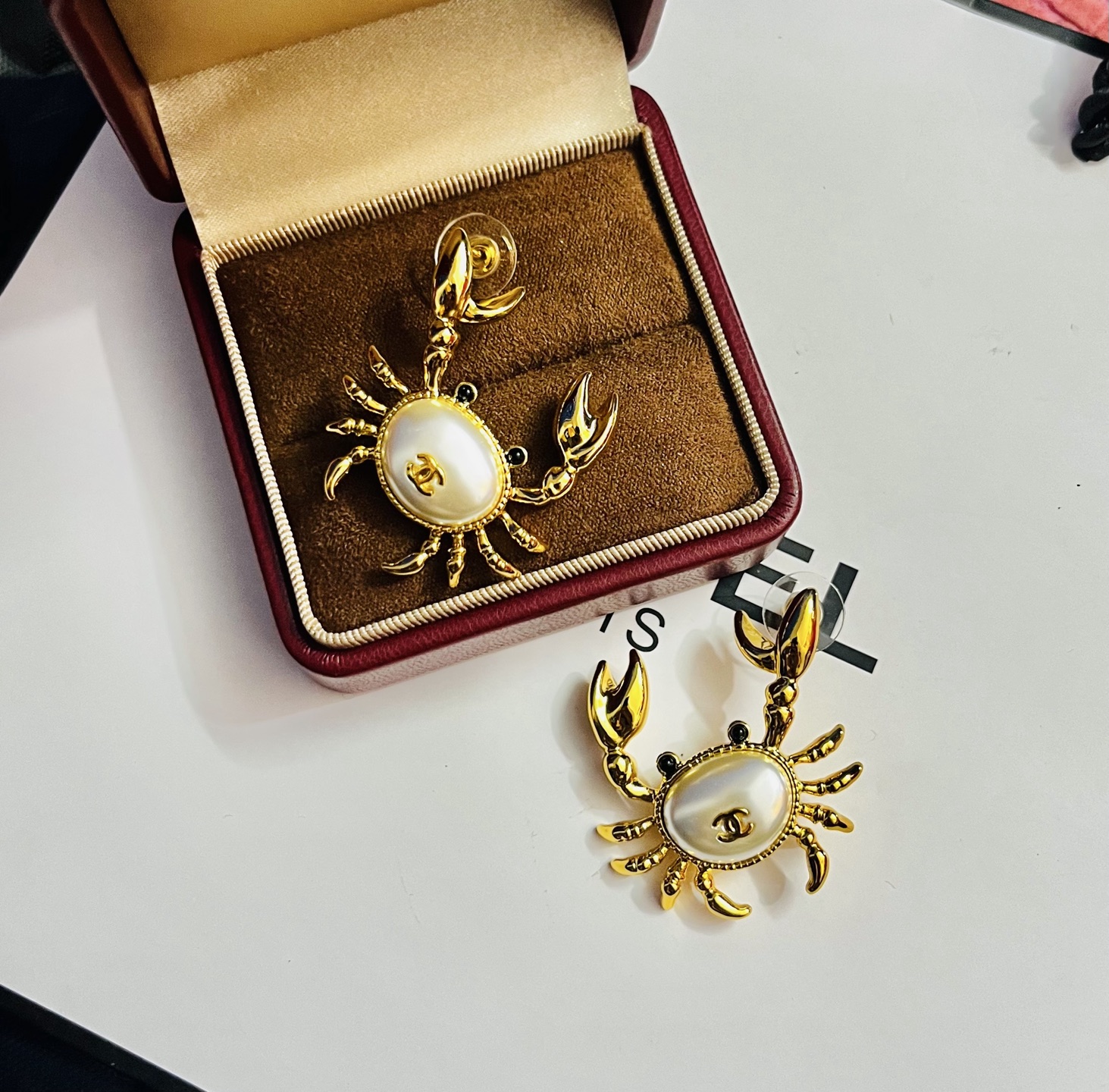 👌官网打版 小香 CHANEL螃蟹耳环 ❤️❤️优雅大方精工设计   雕刻 非常修饰脸型    青春活力