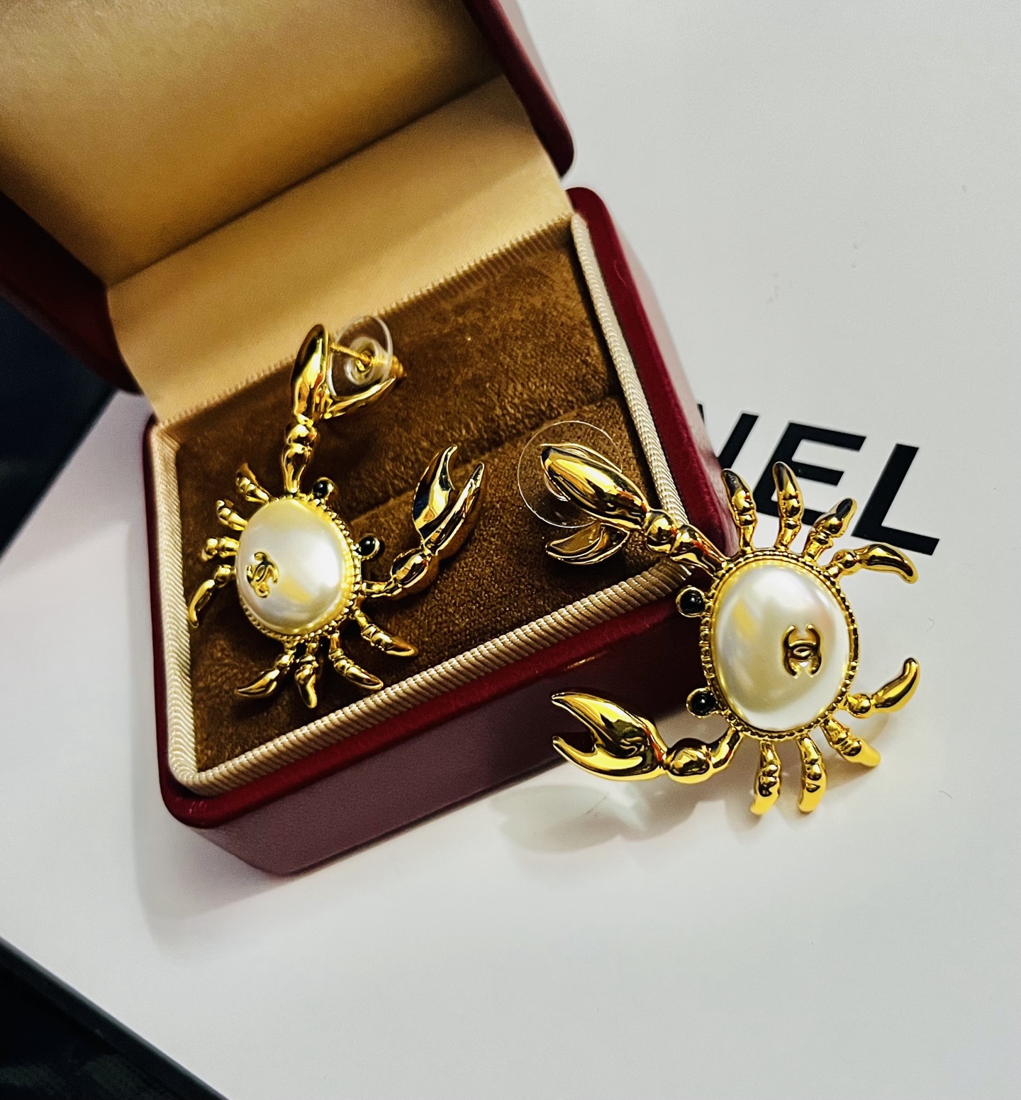 👌官网打版 小香 CHANEL螃蟹耳环 ❤️❤️优雅大方精工设计   雕刻 非常修饰脸型    青春活力